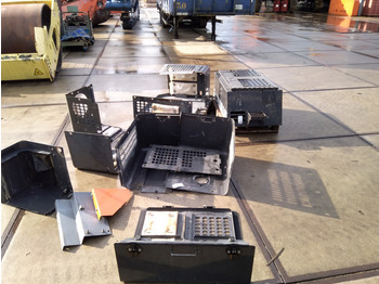 Puerta y piezas HITACHI