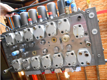 Válvula hidráulica NEW HOLLAND