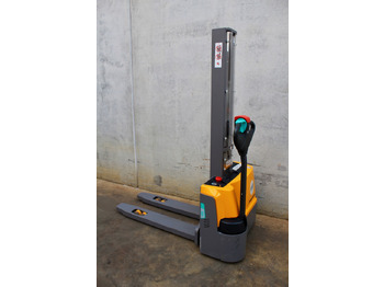 Apilador JUNGHEINRICH EJC