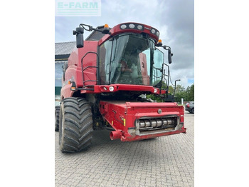 Cosechadora de granos CASE IH