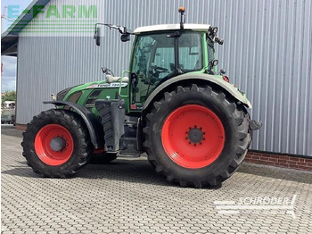 Tractor FENDT 724 Vario