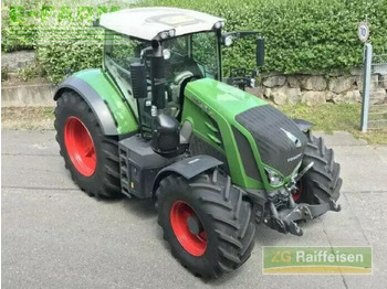 Tractor FENDT 828 Vario