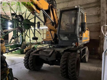 Excavadora de ruedas JCB JS130W