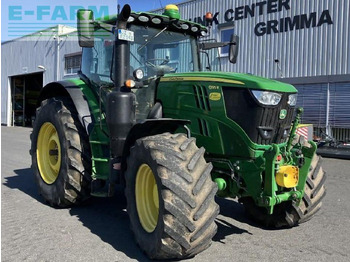Tractor JOHN DEERE