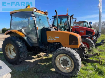 Tractor RENAULT