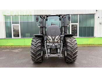 Tractor VALTRA