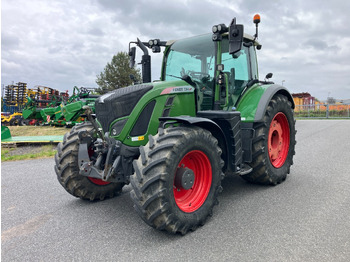 Tractor FENDT 724 Vario