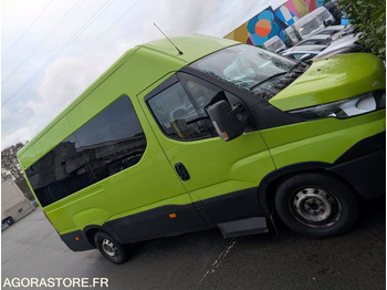 Minibús IVECO Daily