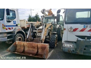 Tractor RENAULT