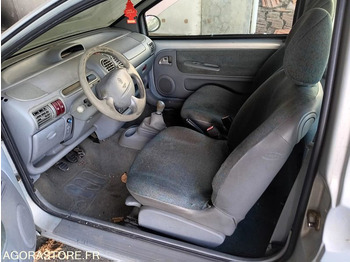 Coche RENAULT