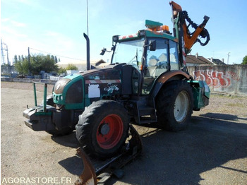 Tractor RENAULT