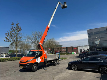 Camión con plataforma elevadora IVECO Daily