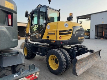 Excavadora de ruedas YANMAR