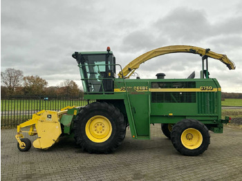 Cosechadora de forraje 1999 JOHN DEERE 6750 FORAGE HARVESTER: foto 5 Cosechadora de forraje 1999 JOHN DEERE 6750 FORAGE HARVESTER: foto 5