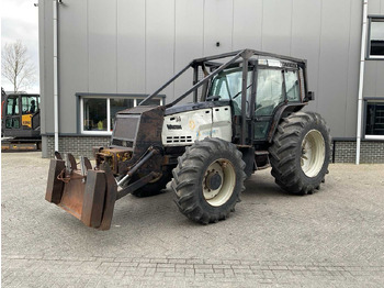 Tractor VALTRA 8000