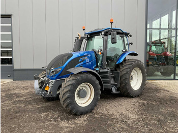 Tractor VALTRA T174