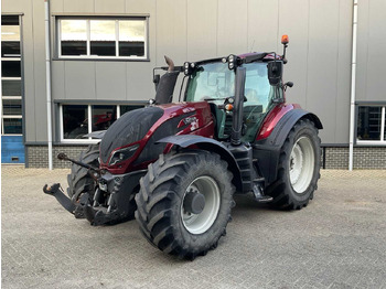 Tractor VALTRA T214