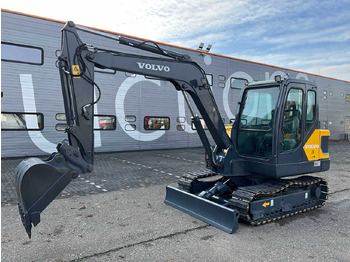Excavadora VOLVO EC55D