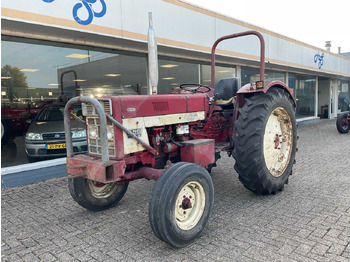 Tractor INTERNATIONAL