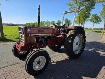 Tractor INTERNATIONAL