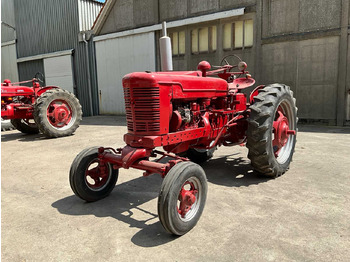 Tractor McCORMICK