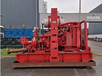 Maquinaria de construcción CATERPILLAR