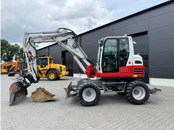 Excavadora de ruedas TAKEUCHI