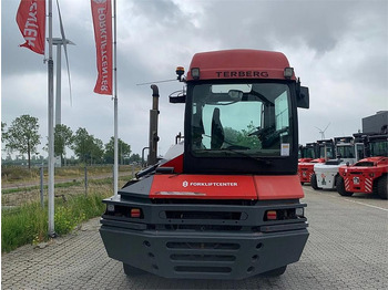Tractor industrial Terberg RT222 4x4: foto 4 Tractor industrial Terberg RT222 4x4: foto 4