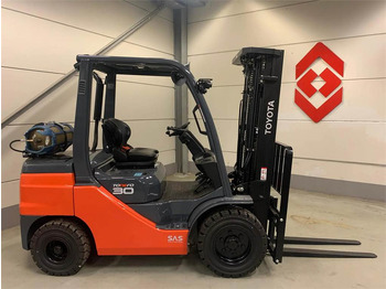 Carretilla elevadora de gas TOYOTA FGF 30