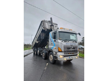 Camión volquete HINO