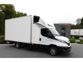 Furgoneta caja cerrada IVECO Daily 35s18