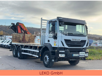 Camión caja abierta IVECO Trakker