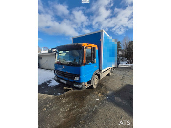 Camión caja cerrada Mercedes 818: foto 2