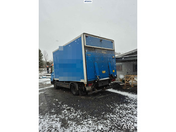 Camión caja cerrada Mercedes 818: foto 4