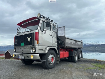 Camión caja abierta VOLVO