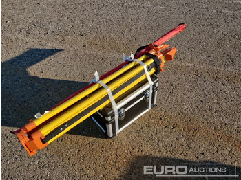 Equipo de construcción Unused 2025 Captok Self-Leveling Rotary Laser Level Wth Batteries, Receiver, Tripod, Grade Rod / Laser: foto 4