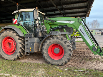 Tractor FENDT 828 Vario
