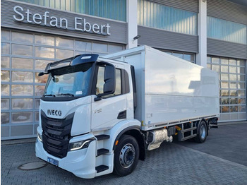 Camión transporte de bebidas IVECO