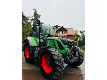 Tractor FENDT 724 Vario