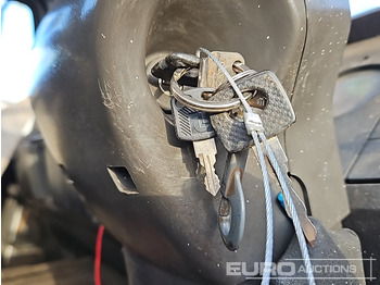 Camión caja cerrada MERCEDES-BENZ