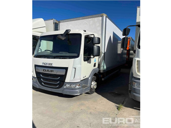 Camión caja cerrada DAF LF 180