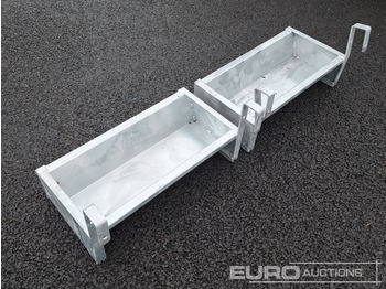 Maquinaria agrícola Unused 2' Hanging Trough (2 of): foto 2