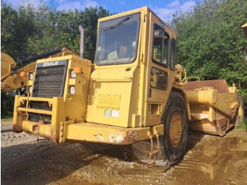 Mototraílla CATERPILLAR