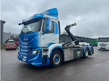 Camión multibasculante IVECO
