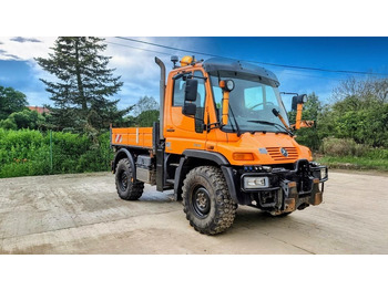 Vehículo municipal UNIMOG U300