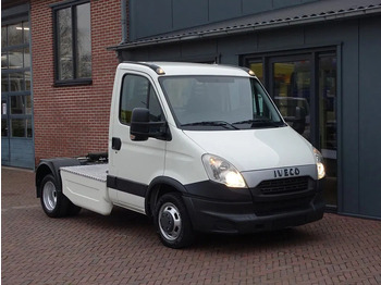 Cabeza tractora IVECO Daily