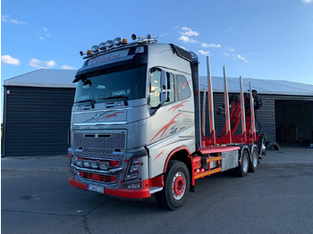 Camión forestal VOLVO FH16 650