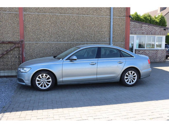 Sedan AUDI