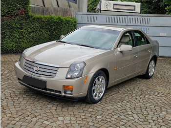 Sedan CADILLAC
