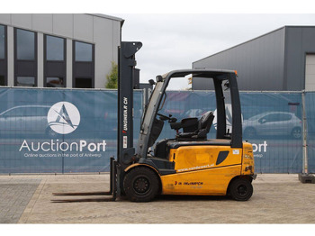 Carretilla elevadora eléctrica JUNGHEINRICH EFG